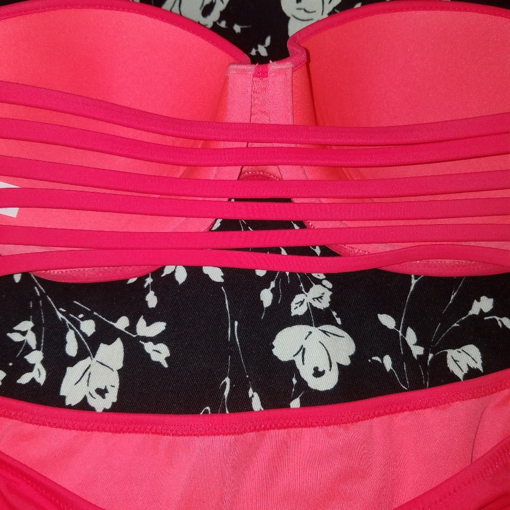 Victoria's Secret 32D Top only